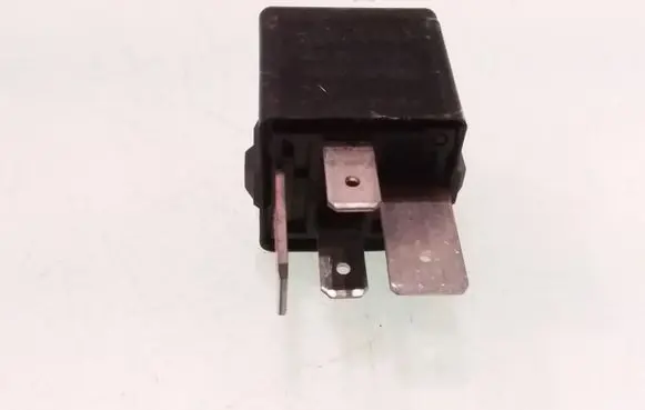 Volkswagen PASSAT B6 Other relay 1K0951253A V23134J52X430