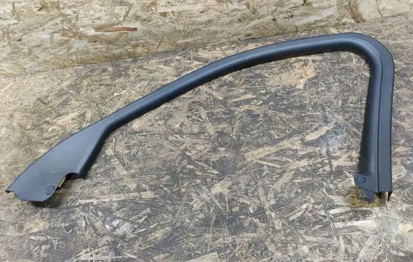 Alfa Romeo Giulia Front door glass trim molding 156108477