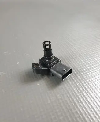 BMW 5 G30 G31 Air pressure sensor 8637900