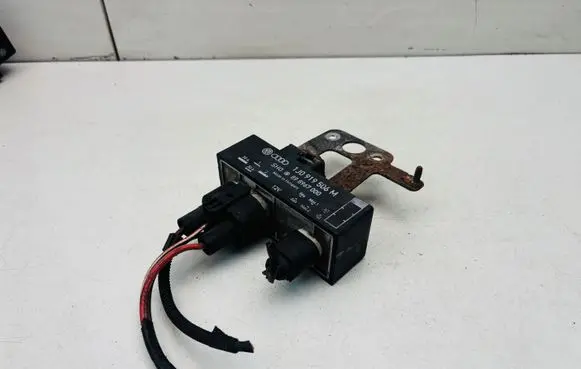 Volkswagen Golf IV Coolant fan relay 1J0919506M