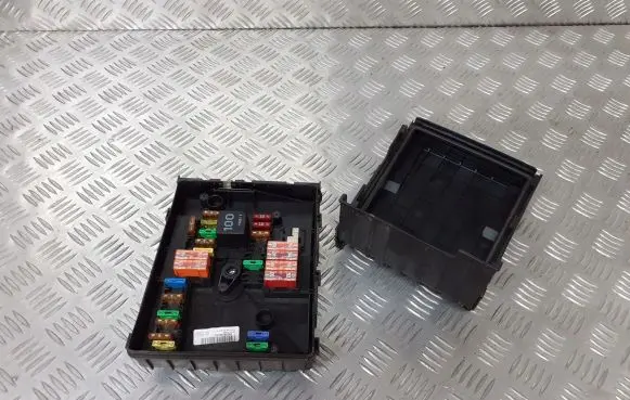 Skoda Octavia Mk2 (1Z) Fuse box set