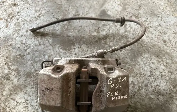 Front brake caliper