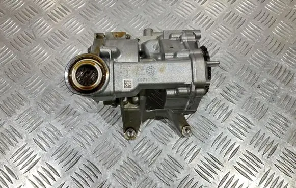 BMW 2 F44 Oil pump 8631810