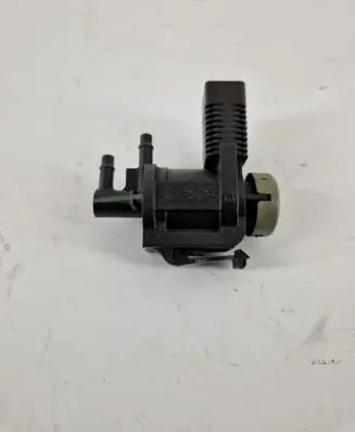 Volkswagen Touran II Turbo solenoid valve 1K0906283A