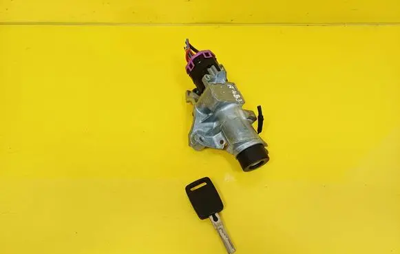 Audi A4 S4 B5 8D Ignition lock 4D0905851E