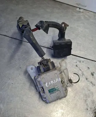 Toyota Carina T210 Ignition amplifier control unit 1313002010 8962112050