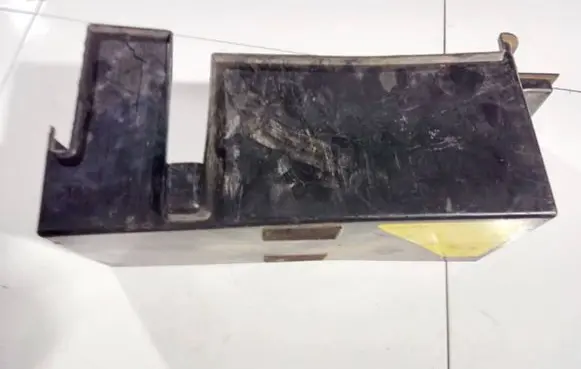Battery box tray