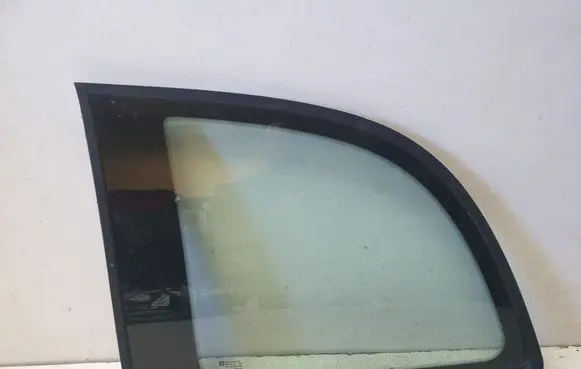 Opel Zafira A Rear side window 09175391
