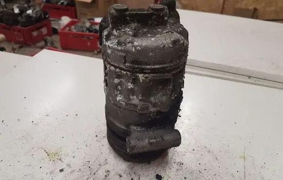 BMW 3 E90 E91 Air conditioning (A/C) compressor (pump) 4472601852