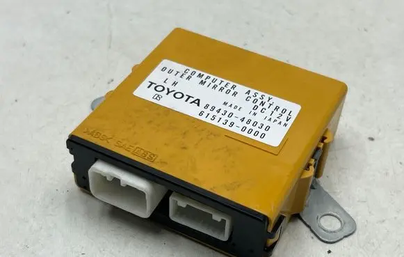Lexus RX 300 Wing mirror control module 8943048030 6151390000