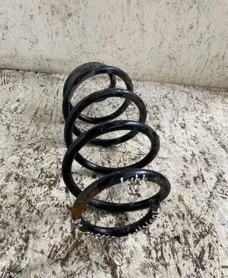 Volkswagen Touran II Front coil spring
