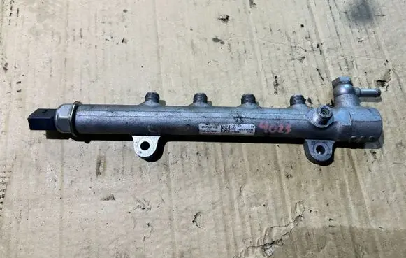 Mercedes-Benz E W212 Fuel main line pipe A6510700495