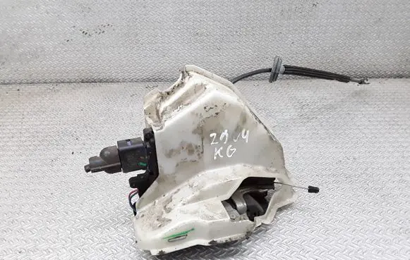 Volkswagen Golf V Rear door lock 7L0839015