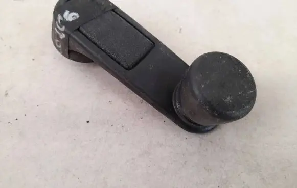 Peugeot 206 Front door window winding handle 7366