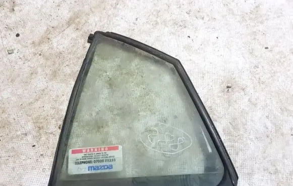 Rear vent window glass