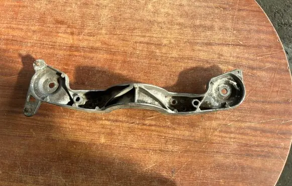 BMW 3 E46 Rear differential/diff mount bracket 1095990