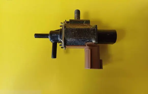 Mazda 323 F Turbo solenoid valve K5T46591