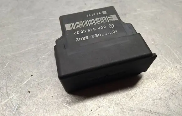 Mercedes-Benz C W202 Glow plug pre-heat relay 0085450032