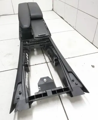 Mercedes-Benz C W204 Center console A2046800150 A2046802552