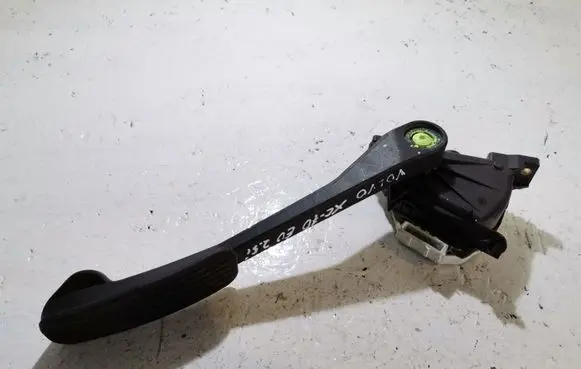 Volvo XC70 Accelerator throttle pedal 9496821