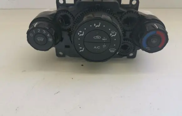 Ford Fiesta Climate control unit 8A6119980BG