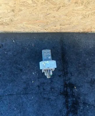 Peugeot 508 Glow plug pre-heat relay 9803299780