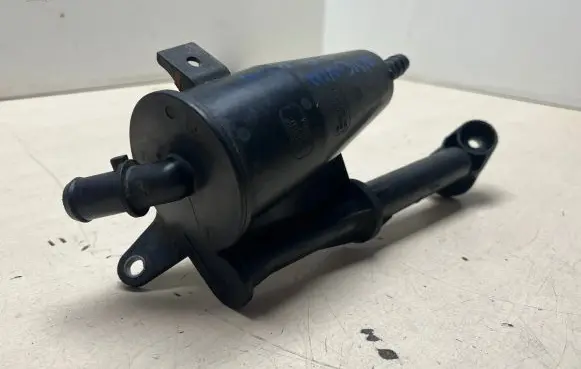Opel Insignia A Oil breather separator 55567249 565581915