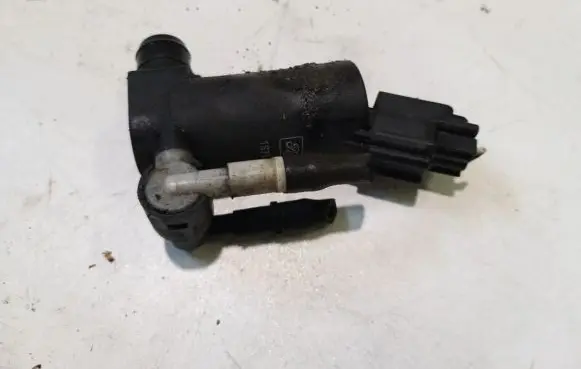 Ford Mondeo Mk III Windscreen/windshield washer pump 1S7117K624F T655C