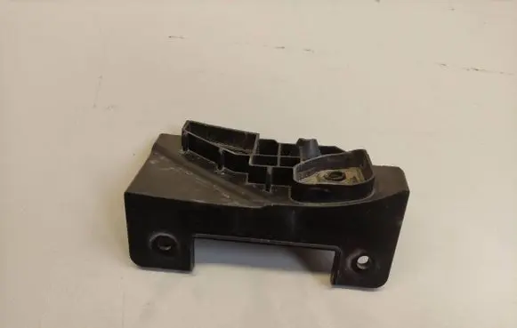 KIA Soul Headlight/headlamp mounting bracket