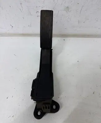 Mercedes-Benz ML W164 Accelerator throttle pedal A1643000004 ZGS008 150306
