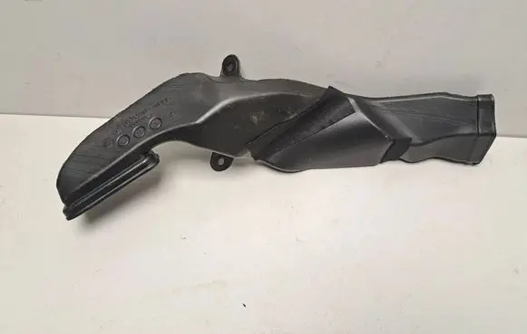 BMW X7 G07 Cabin air duct channel 7466096