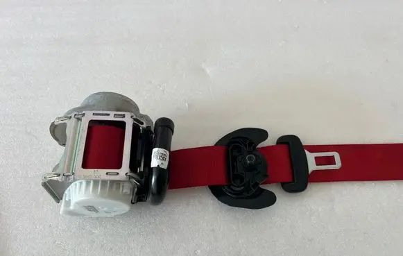Mercedes-Benz C W206 Front seatbelt A2068603900 34287741B 8400055907