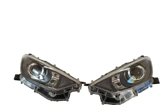 Toyota Yaris XP210 Headlight/headlamp sad