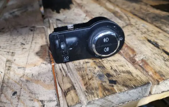 Opel Insignia A Light switch 13268707
