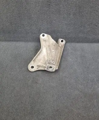 Audi A8 S8 D3 4E Engine mounting bracket 4E0199307BF
