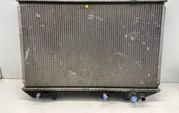 Mercedes-Benz S W126 Coolant radiator A1265003303 A1265004803 1265003303