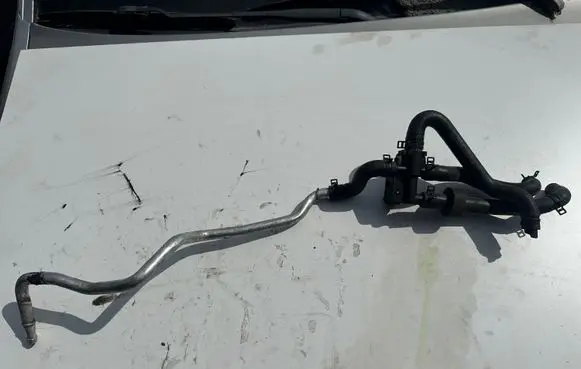 Mercedes-Benz S W221 Engine coolant pipe/hose A2308380084