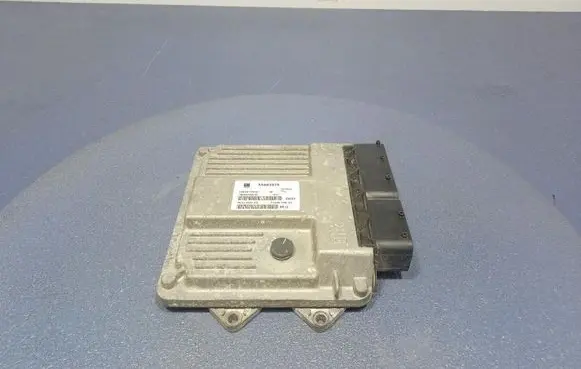Suzuki Swift I Engine control unit/module ECU 33920-72KQ1