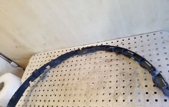 Audi A2 Fender mounting bracket 8Z0853864A 8Z0853863A