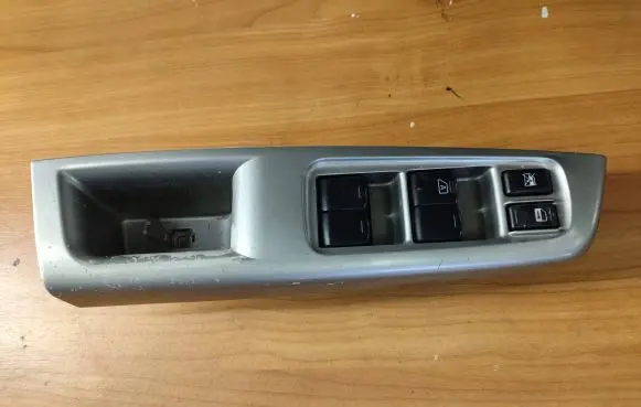 Subaru Forester SJ Electric window control switch 94266FG030