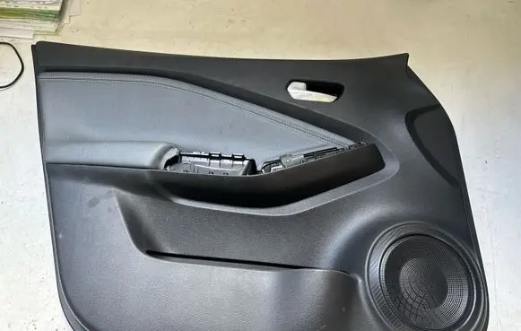 Nissan Juke II F16 Front door card panel trim