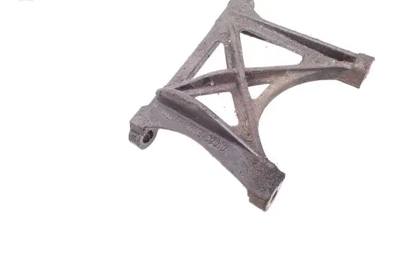 Toyota Corolla E120 E130 Engine mounting bracket 171180G010