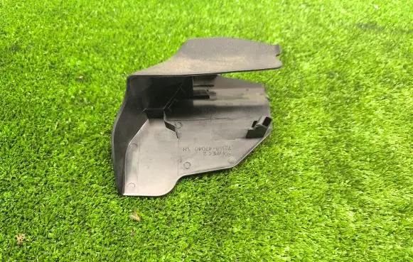 Toyota Prius (XW30) Front passenger seat rail trim 7215847040