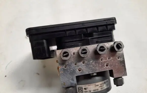 Ford Kuga II ABS Pump DC282BB9AE77