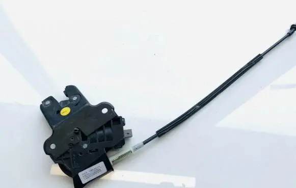 Volkswagen Jetta V Tailgate/trunk/boot lock/catch/latch 4f5827505b 1k5827532