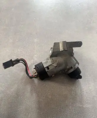 Mercedes-Benz Vito Viano W638 Ignition lock A9014600104