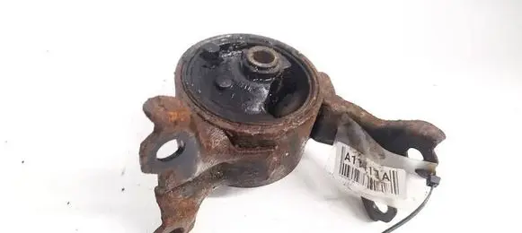 Dodge Caliber Engine mount bracket 05105466