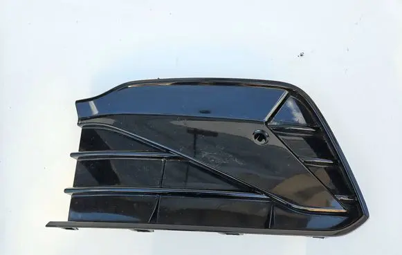 Volkswagen Golf VIII Front bumper lower grill 5H0853665H