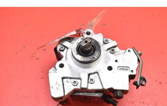 Toyota Auris 150 Fuel injection high pressure pump 2210033040