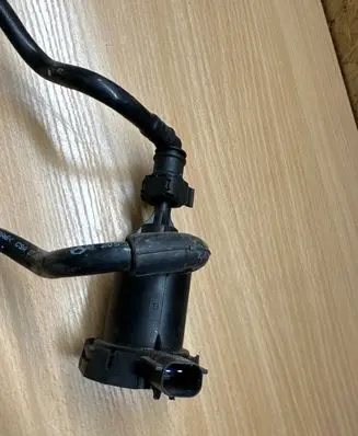 Mercedes-Benz C W205 Vacuum valve A0014760532 0867B